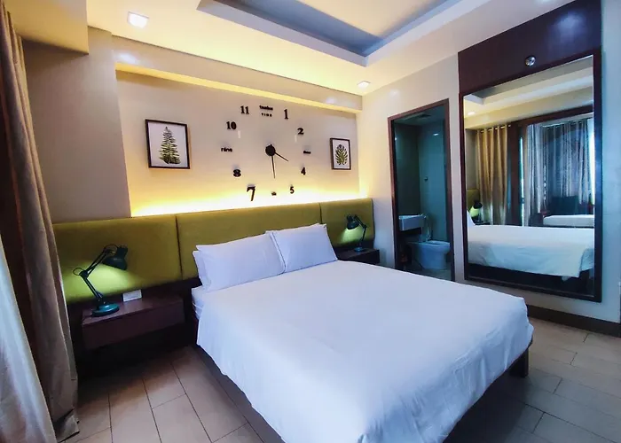 Two Palmtree Newport Boulevard Near Naia 3 Pasay Apartment