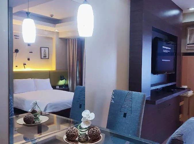 Two Palmtree Newport Boulevard Near Naia 3 Pasay Manila